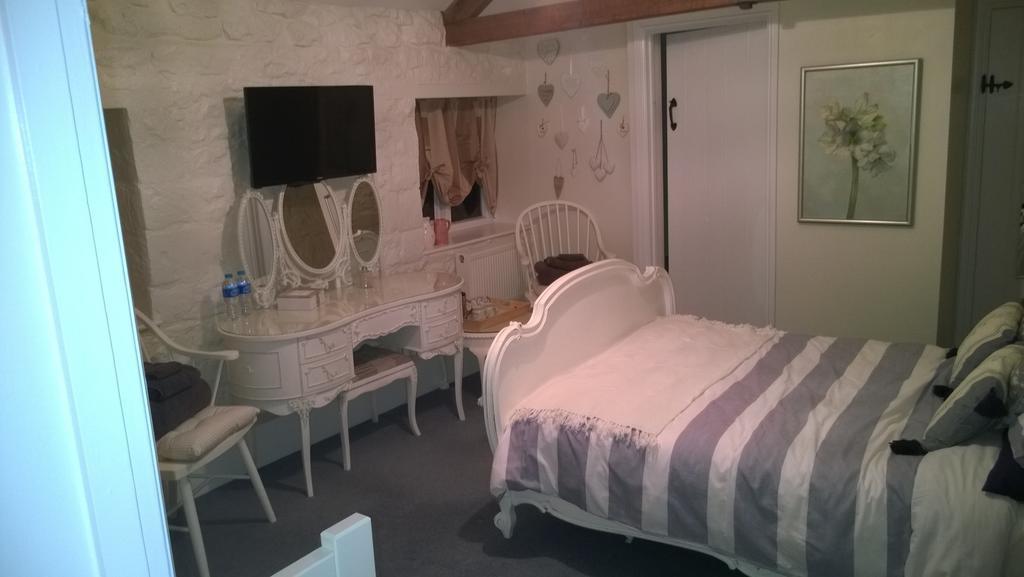 Troy House Bed & Breakfast Painswick Room photo